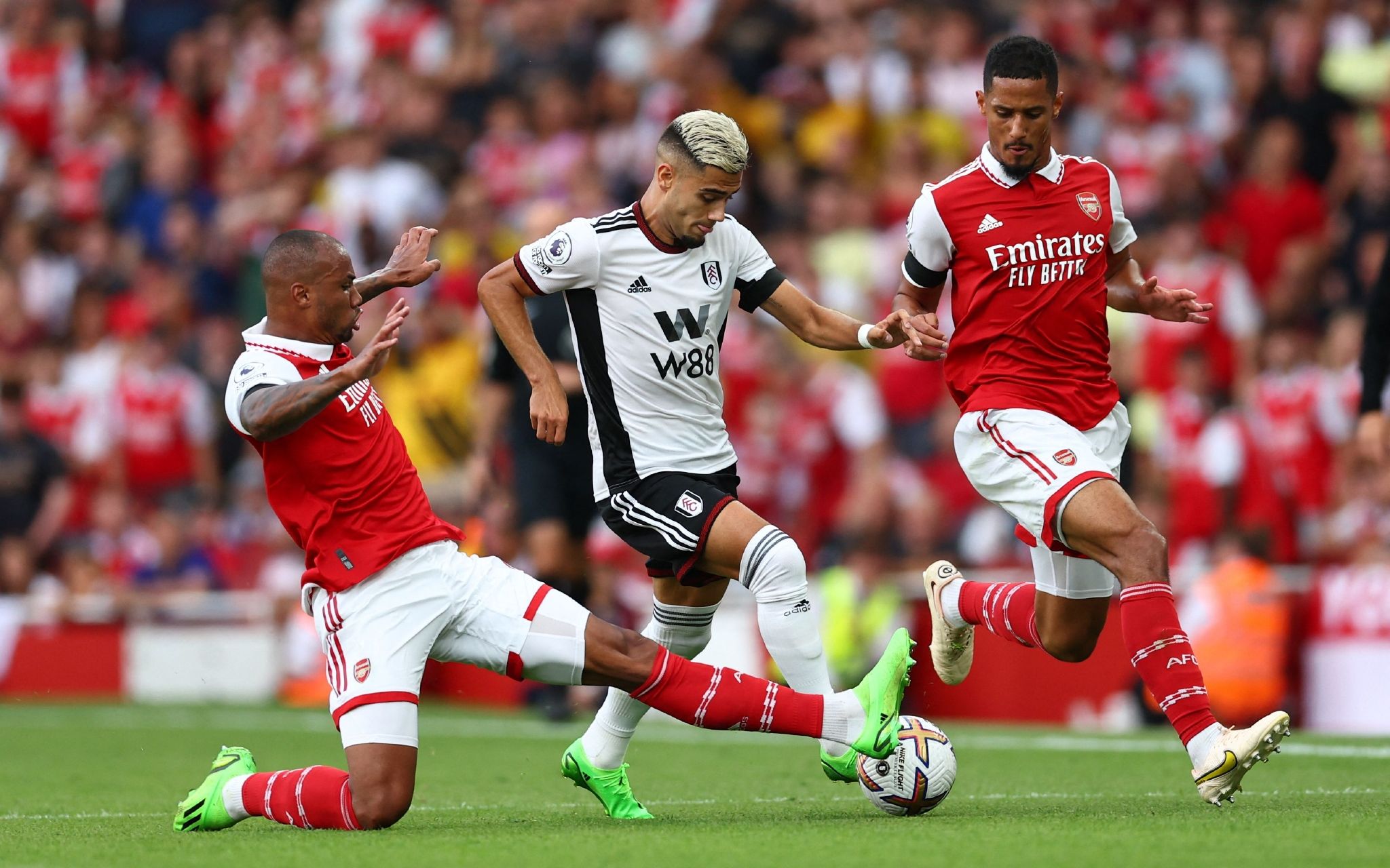 英长期以来 英长期以来