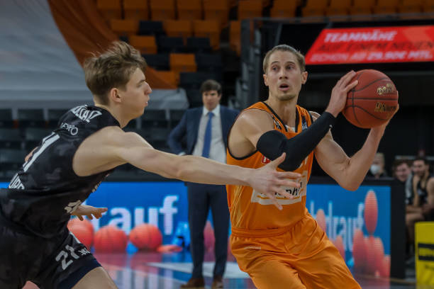 的多家豪门 的多家豪门