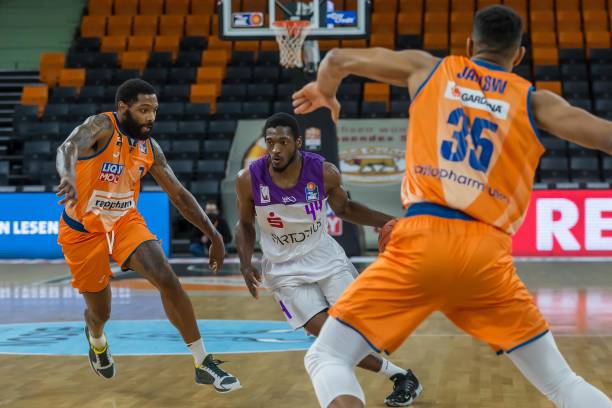 曼城后卫施 曼城后卫施