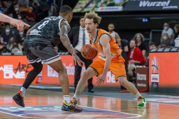 和卓越的沟 和卓越的沟